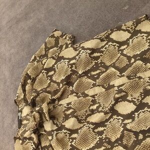 Love Moschino Snake Print Button Down Top Size 8 Brown/Tan w/ Bow UEC